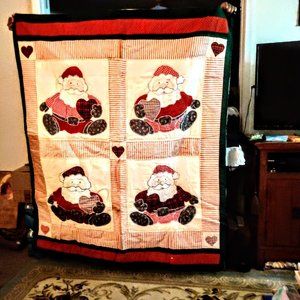 Santa Claus Quilt - NWOT